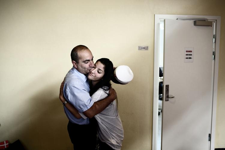 Vinder. Et fotografi af Joachim Adrian fra Politiken, der blev årets pressefotograf sidste år. Billedet viser en af de 46.000 unge, der 2014 blev student i Danmark. 