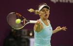 VIDERE. Efter en sejr over en 20-årig  kineser skal Caroline Wozniacki møde en 21-årig kineser. 