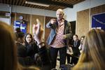 hyldest. Grundskolelærer Claus Esmer fra NGG i Hørsholm er en af de lærer, der er indstillet til Politikens Undervisningspris. 