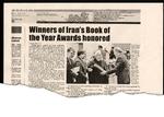 TILLYKKE. Præsident Hassan Rouhani overrækker en rørt Hemming Jørgensen et præmiecertifikat for bogen 'Ice Houses of Iran'. Der fulgte også en statuette med. Affotografering: TehranTimes 