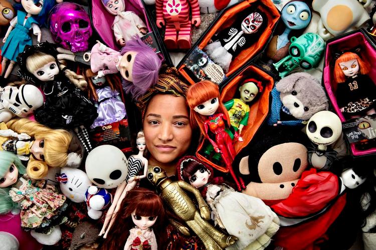 Samleren. Det er lidt ligesom gamle damer, der samler på tekopper - lidt mærkeligt, siger Lucy Love om sin interesse for at samle dukker og vinylfigurer. 