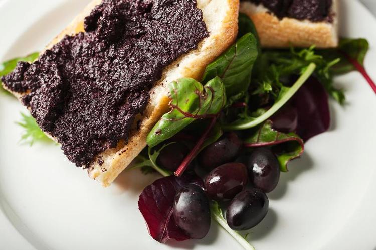 smag. Ingen høje karakterer til tapenaderne i Politikens test. 