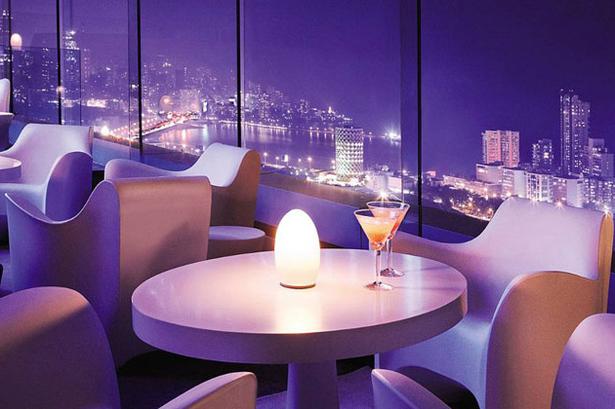 Mumbai. AER Lounge på Four Seasons Hotel. 