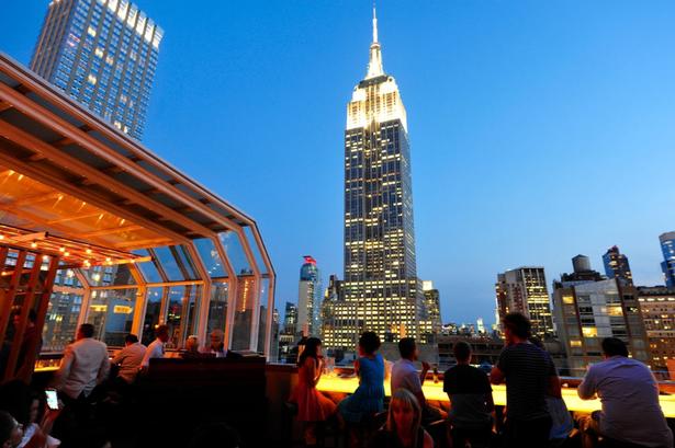 NEW YORK CITY. Top of the Strand baren ligger på 21. etage af The Strand Hotel midt på Manhattan. 