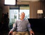 Mistænkt. En 14 år gammel sag om mordet på journalist Susan Berman blev afskrevet som et mafia-relateret drab, men nye beviser peger i retning af rigmanden Robert Durst, der også har en forsvunden kone og en parteret ven i sit bagkatalog. 