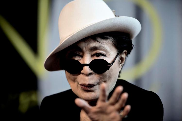 Ono. Op til kunstnerens særudstilling på MoMA i New York i maj vil Yoko Ono's bog blive sat til salg i Tiger-butikkerne landet over. 