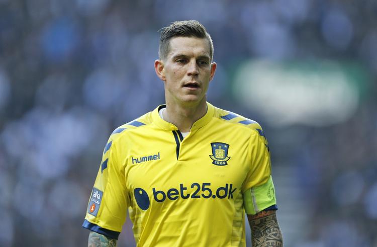 mødetid. Daniel Agger er med i den delegation, Spillerforeningen sender til møde med DBU for at løse den aktuelle lønkonflikt. 
