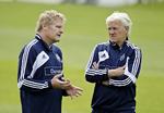 Vraget. Peter Bonde (tv) ville gerne have været talentchef, men blev vejet og fundet for let af DBU. 