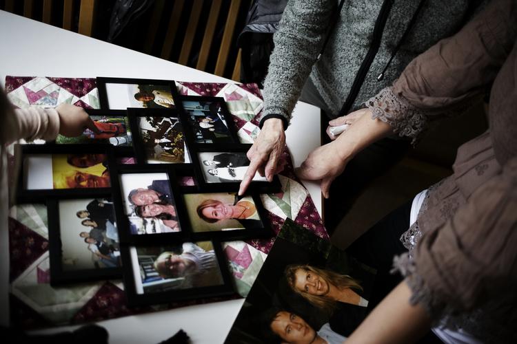 Træning. Tove Nielsen træner familiens navne med datteren Rikke Bremer Pedersen. 