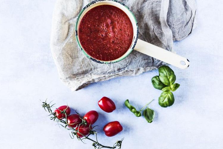 Blend. Alle ingredienser blendes uden kogning. 