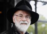 Populær. Den britiske forfatter Terry Pratchett har solgt over 60 millioner bøger. 