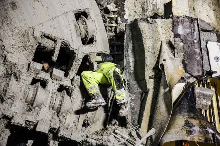 Lønfusk. Metrofirmaet Cipa skal nu betale millioner i efterbetaling til en række udenlandske metroarbejdere i danmarkshistoriens største sag om social dumping. 