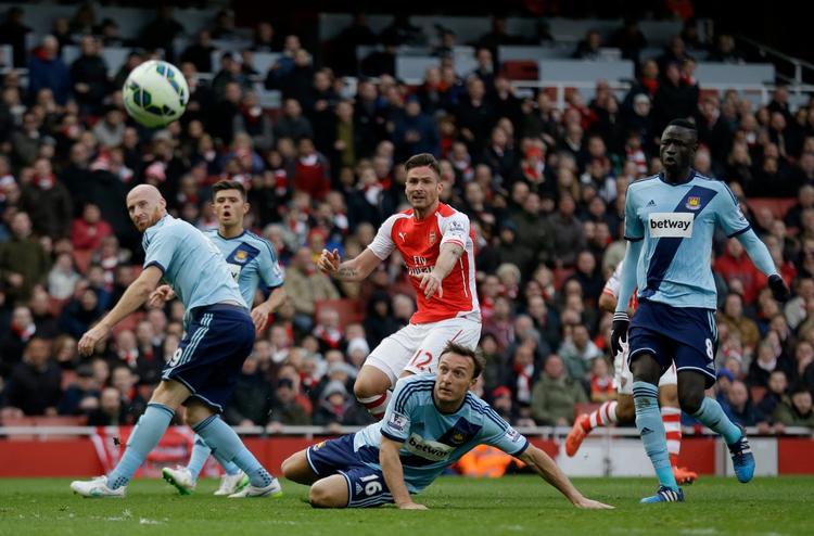 1-0. Med denne afslutning satte Oliver Giroud Arsenals på sejrskurs mod West Ham. 