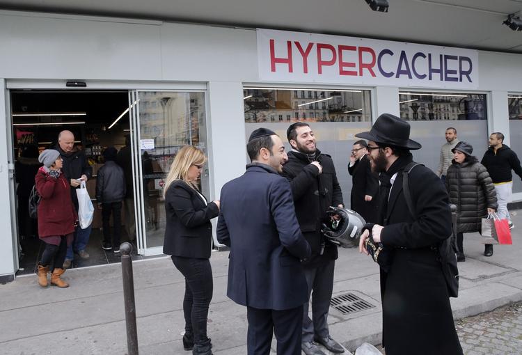 Fire jødiske mænd blev dræbt, da supermarkedet Hyper Cacher blev angrebet i forbindelse med terrorangrebene i Paris i januar. 