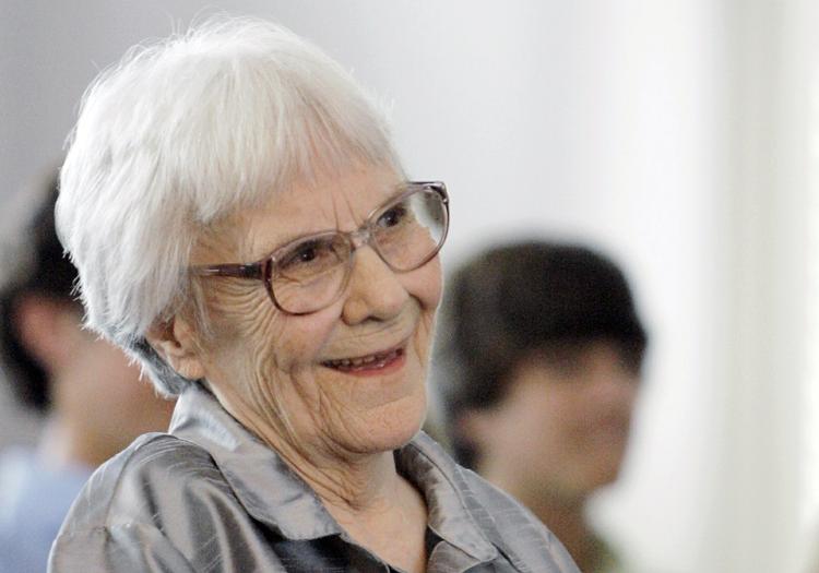 Tavshed. Efter 55 års tavshed er der snart nyt fra forfatteren Harper Lee. 