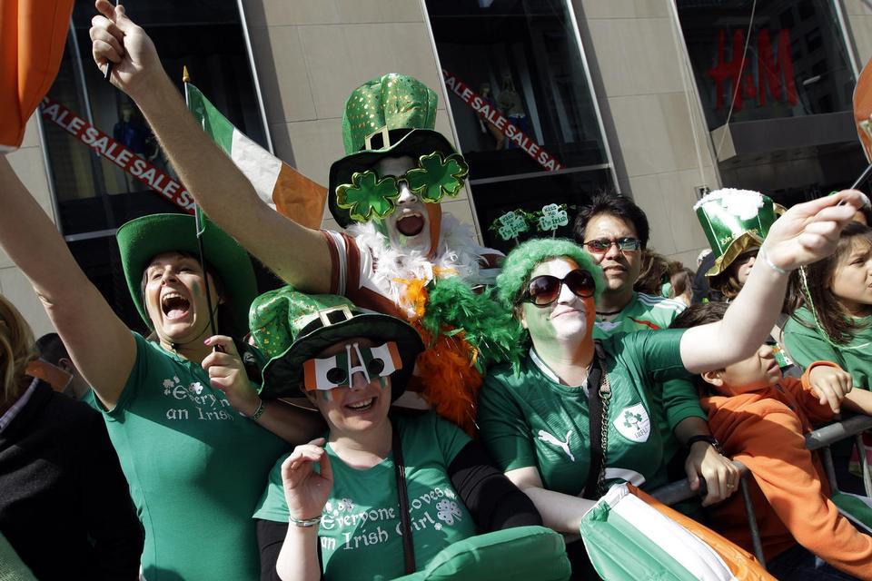 Manhattan. En gruppe irere er rejst fra Dublin til New York for at deltage i løjerne der. Foto: Mary Altaffer/AP 