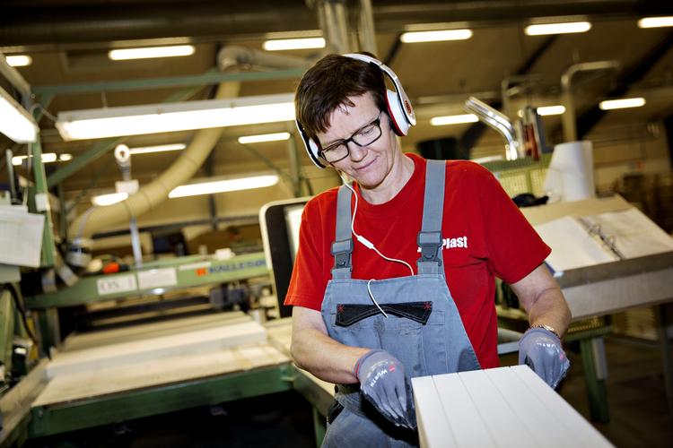 Læsehest. Charlotte Wraae på 43 år elsker krimier. Især Jussi Adler Olsen. »Han er bare god. Jeg har også set filmene, men de er jo ikke helt lige så gode som bøgerne«, siger hun. 