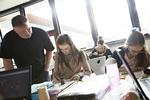 Undervisning. En specialskoleklasse på Skovvangskolen i hammel med otte elever har indstillet deres matematiklærer til Politikens Undervisningspris. Den slags klasser er der blevet færre af, efter regeringen indførte sit mål om, at 96 procent af alle folkeskoleelever skal  være inkluderet i den almindelige undervisning. 
