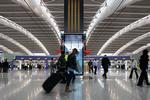 8. Londons Heathrow Airport er en god gammel kending for danske rejsende, der rejser over London og videre ud i verden. Det er Europas mest travle. I mange år var Heathrow kritiseret for at være slidt og uoverskuelig, men siden er terminal 5 kommet til samt en enorm opgradering og forbedring af terminal 2. 