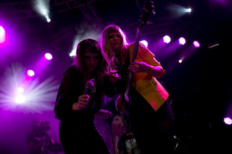 Pres. Kulturministeren vil udbedre kønsuligheden på landets livescener ved at bede spillesteder registrere hvornår der er kvindelige henholdsvis mandlige kunstenre på scenen. Her ses bandet Nelson Can, der udgøres af tre kvinder, under en koncert i 2012. 