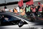 Demo. Allerede timer før første Ryanair kommer til København var demonstranterne på plads i luftavnen. 