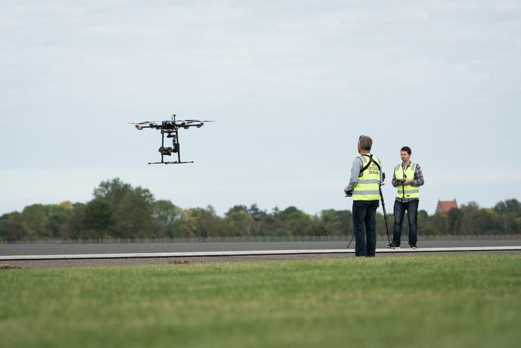 TEST. H.C. Andersen Lufthavn er i samarbejde med Trafikstyrelsen ved at få etableret en luftkorridor ud over vandet, hvilket vil gøre lufthavnen endnu bedre til droneflyvning. 