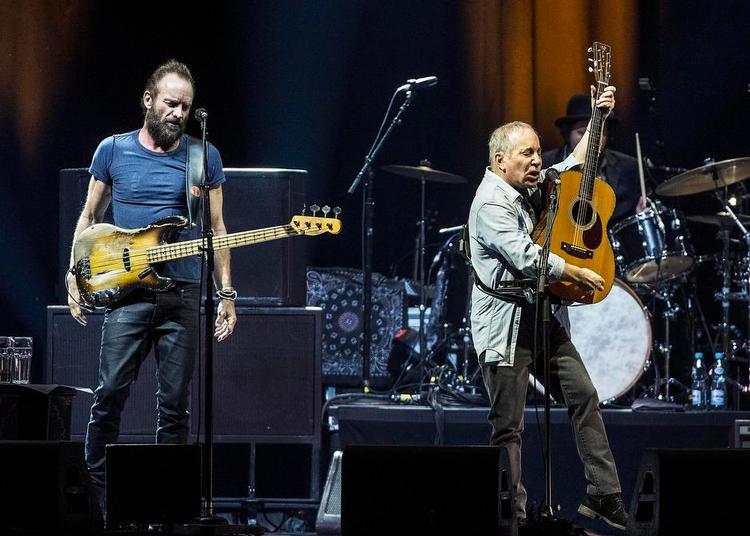 Profiler. Sting kom med rockens muskulatur og en næsten råbende energi, mens Paul Simon på sin egen underspillede facon var i en klasse for sig. 