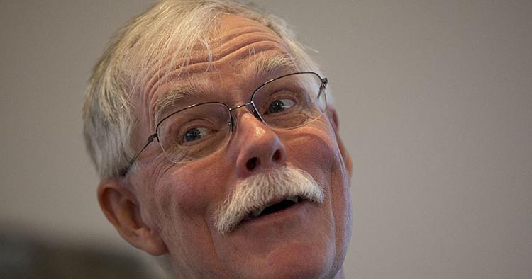 Skuffet. Færøernes solformørkelse står ikke højt på Fred Espenaks liste over de mest mindeværdige. 