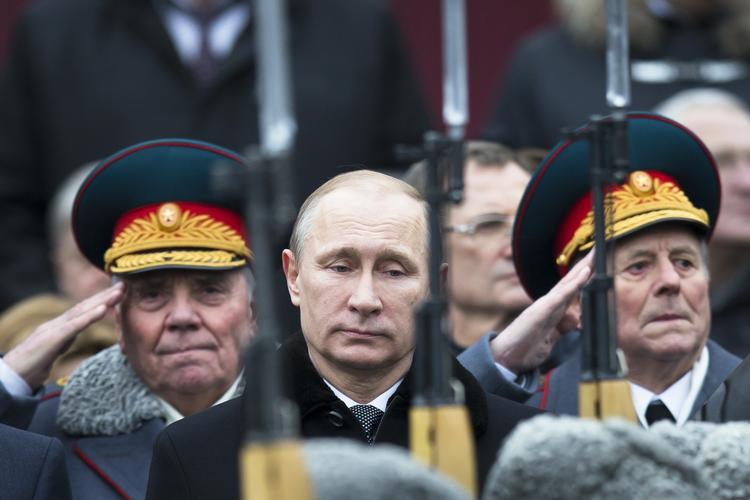 Trussel. Klodens mest omstridte mand det seneste års tid, den russiske præsident Vladimir Putin, har allerede soldater ind på ukrainsk jord, men også Nato-lande kan blive angrebet, advarer det store land i øst. 