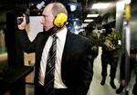 Advarsel. Ingen er fuldt ud klar over, hvad der egentlig rører sig i den stadig snævrere inderkreds omkring Ruslands præsident, Vladimir Putin. 