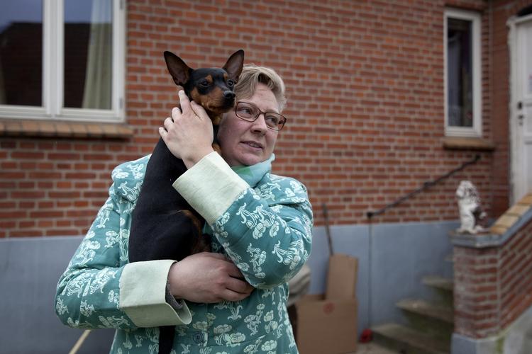 heldig. Tenna Skjoldan er en af sygdomsramte danskere, der er så heldige, at hendes forsikringsselskab selv vurderede hendes arbejdsevne, i stedet for at vente på, at kommunen skulle blive færdig. 