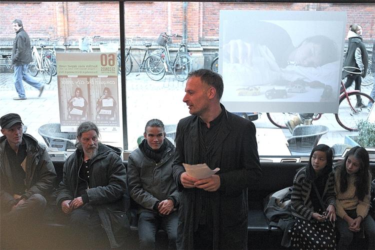 Kortfilm. 60Seconds Festival viser små film på maksimalt 60 sekunder. Billedet her er fra åbningen på Paludan Bogcafé sidste år. 