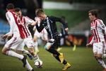 1-4. Marvin Pourie (i midten) udlignede for Sønderjyske, der endte med at køre AaB'erne over. 