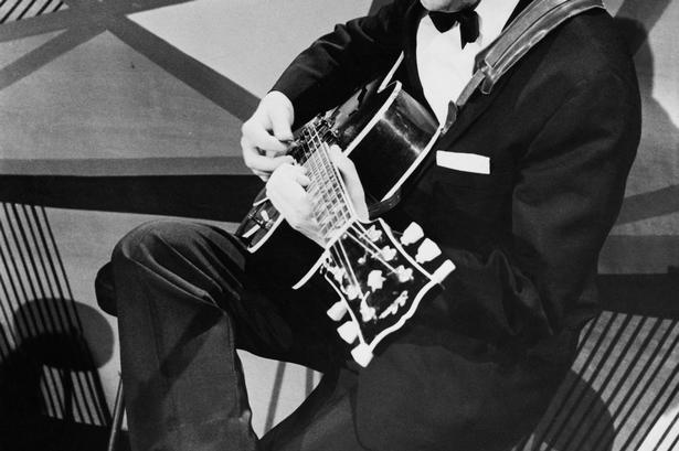 Helt fra ungdommen kastede Jørgen Ingmann sin kærlighed på guitaren. I 1961 hittede han internationalt - også i USA - med nummeret 'Apache', der er komponeret af Jerry Lordon. Nummeret lå gennem flere måneder som nummer to på den amerikanske hitliste. Grethe og Jørgen Ingmann blev gift i 1956 og udviklede sammen et mere poppet repertoire. Parret blev skilt i 1976, og Grethe Ingmann døde i 1990. 