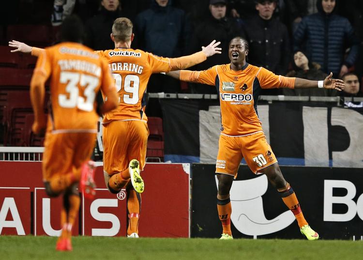 1-1. Djiby Fall (th) havde kun været på banen et lille minut, da han udlignede i 77. minut. 