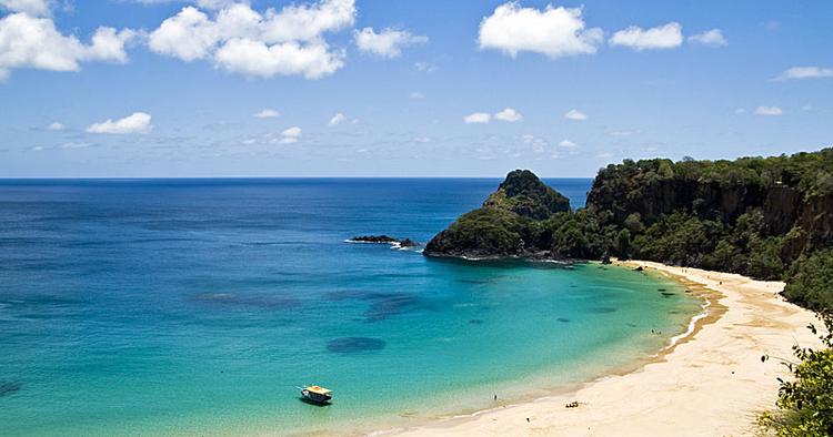 Vinder. Læg dig her i sandet og du kan fortælle alle vennerne, at du har badet på verdens skønneste strand. 