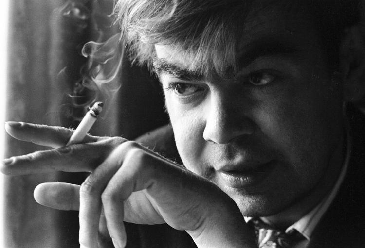 Boheme. Ud over at være en stor lyriker var Pentti Saarikoski (1937-1983), kommunist, gift fire gange og holdt meget af alkohol. 