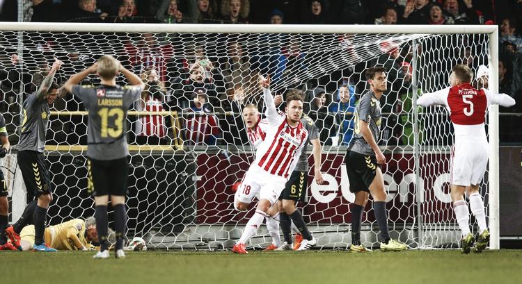 Bittert. Stik imod kampens udvikling var det AaB, der i overtiden fandt sejrsmålet i kampen mod Brøndby 