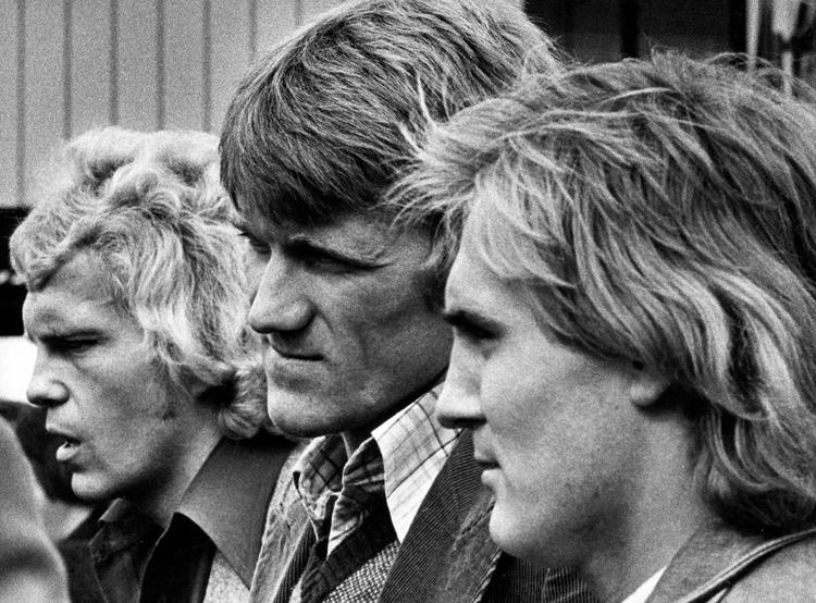 uproblematisk. Benny Nielsen (th) sammen med Morten Olsen og Kresten Bjerre før en lanskamp i 70'erne. 