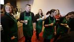 smart. Starbucks har koblet kundernes betaling for kaffen til en konto i kaffekædens bank. 