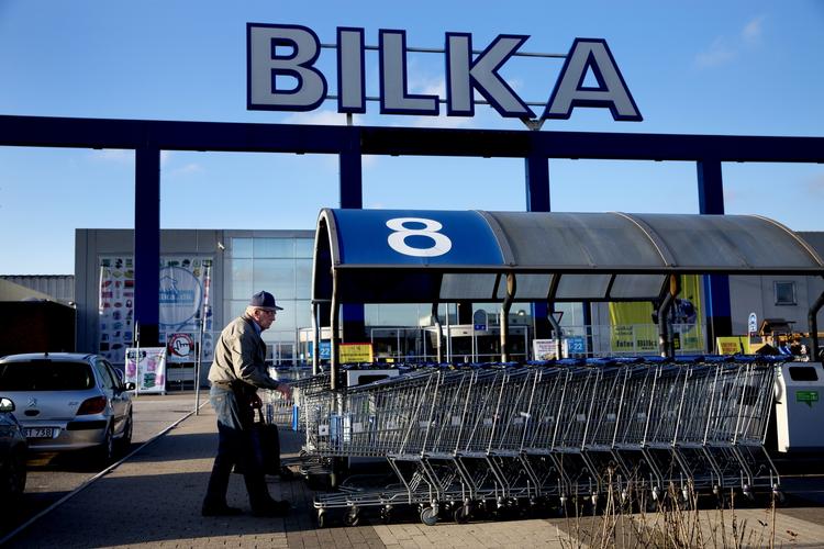 stor. Dansk Supermarked fylder godt op i det danske detailhandellandskab med Bilka-, Føtex- og Netto-butikker. 