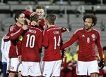 TOPKARAKTER. Naturligvis er tremålsskytten Nicklas Bendtner øverst i karakterbogen efter 3-2-sejren over USA. 