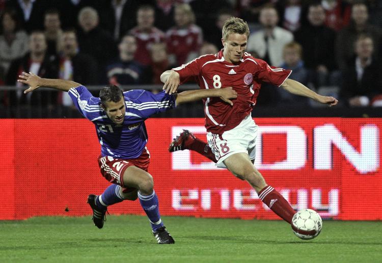 WING. Dansk fodbold har svært ved at skabe den næste Jesper Grønkjær, der udfordrer sin modstander ude på kanten. Er det er problem eller en naturlig del af udviklingen i fodbold? 
