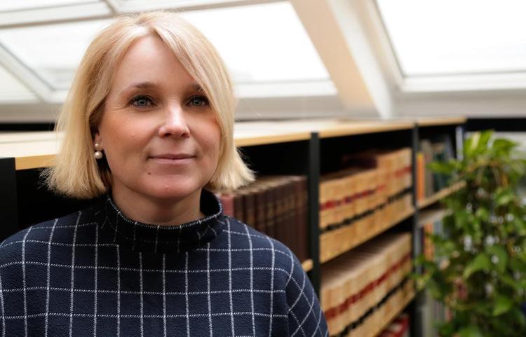 grundværdier. Der kan gå nogen tid, men borgere, der har betalt for meget i grundskyld, skal nok få deres penge tilbage, lover underdirektør Sanne Kjær, der har ansvaret for Skats ejendomsvurderinger. 