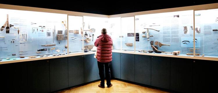 Uerstattelige. Mange museer som Nationalmuseet har store samlinger af samme genstande. 