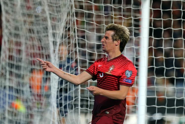 2-1. Med sin scoring til 2-1 blev Fabio Coentrao matchvinder for Portugal. 