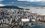 vancouver. En storby, hvor højhuse ligger tæt på grønne områder. 