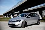 Letkørt. VW e-Golf er svær at skelne fra sine benzin- og dieseldrevne slægtninge i forbifarten. Bag rattet er forskellen mere markant. 