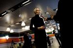 Fald. DR's generaldirektør Maria Rørbye Rønn forklarer, at faldet skyldes, at de har udvidet sendetiden tidlig morgen og sen aften. 