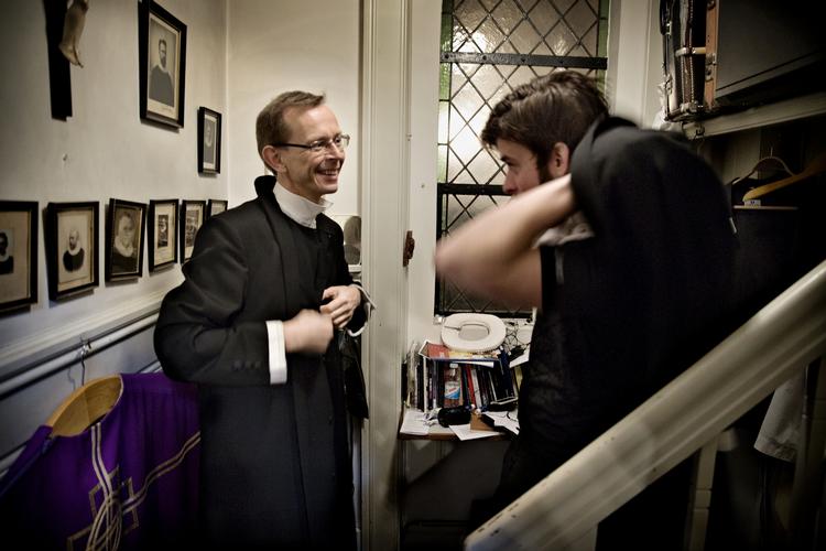 Tro. Når man vælger en kirke og præst, vælger man også et segment, et særligt syn på verden. Her er det præst i Apostelkirken Niels Nymann Eriksen. 